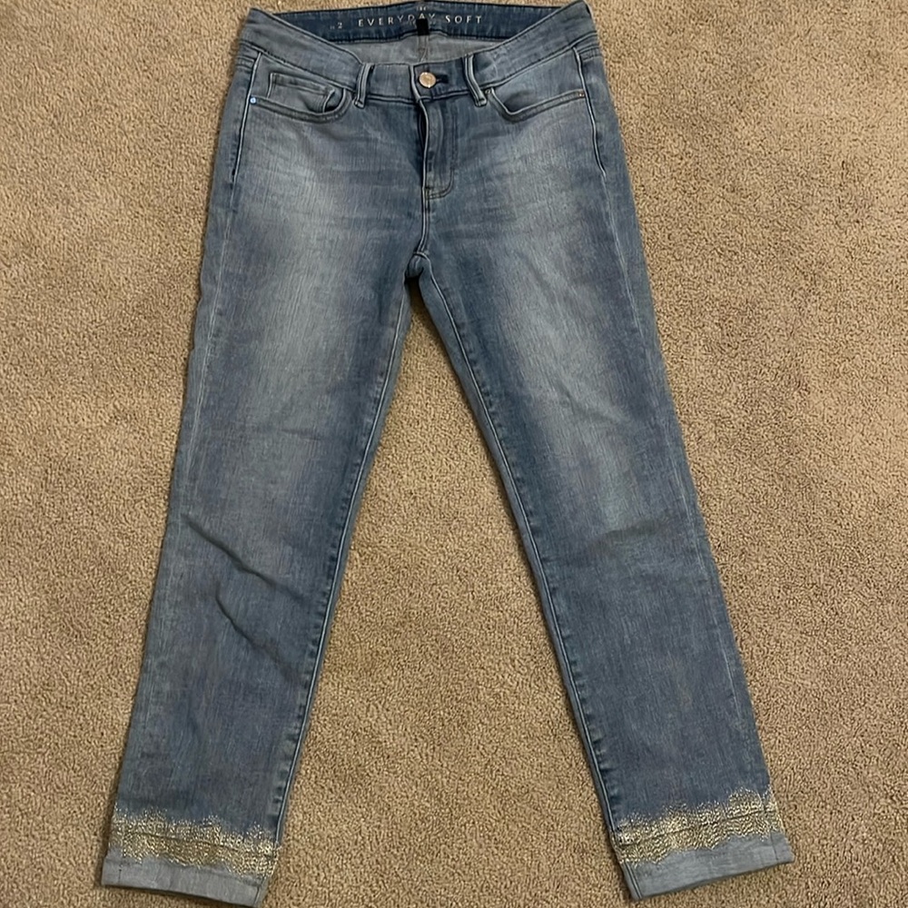 White House Black Market Everyday Slim Crop Size 2